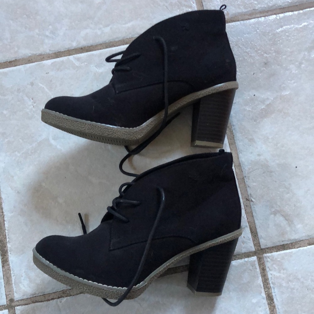 Old navy black wedge shoes size 7